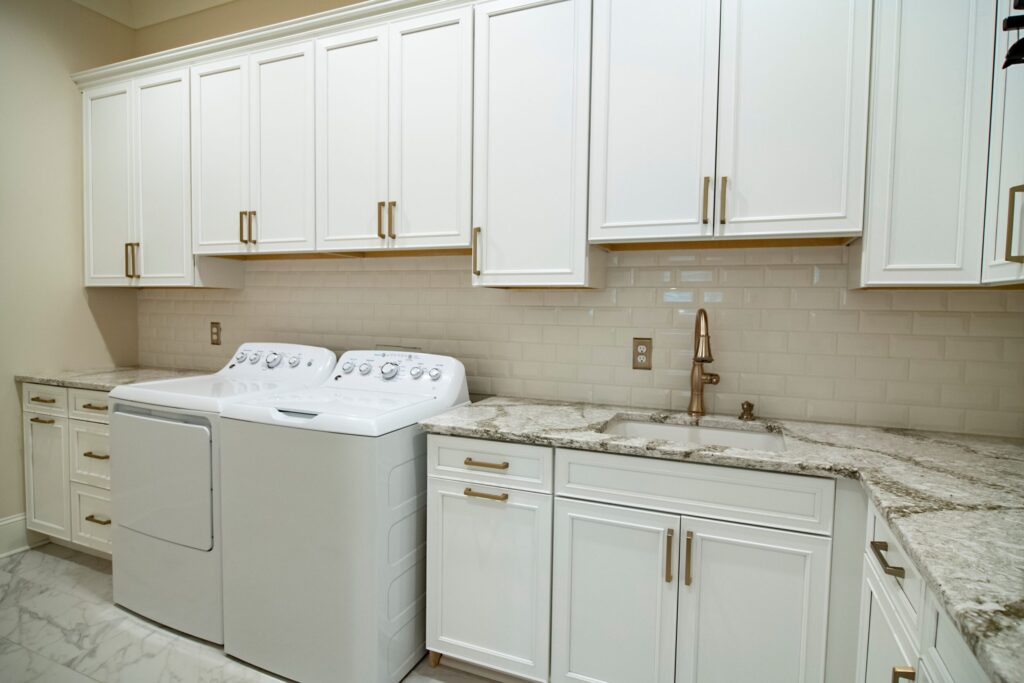 Modern Elegant Laundry Room