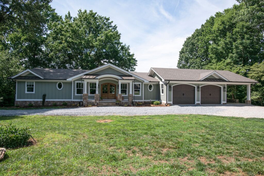 Modern Farmhouse Cottage Double Garage Driveway