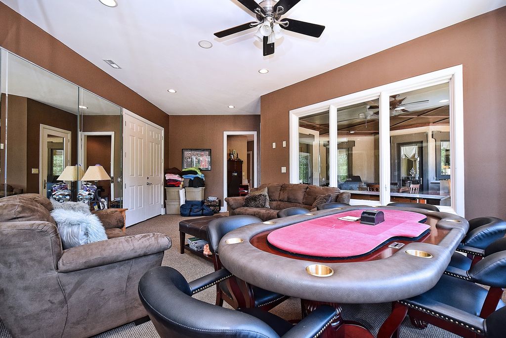 Bonus Room Poker Table