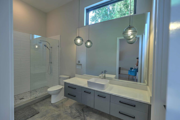 Guest Suite Bathroom