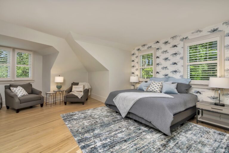 24 Guest Bedroom