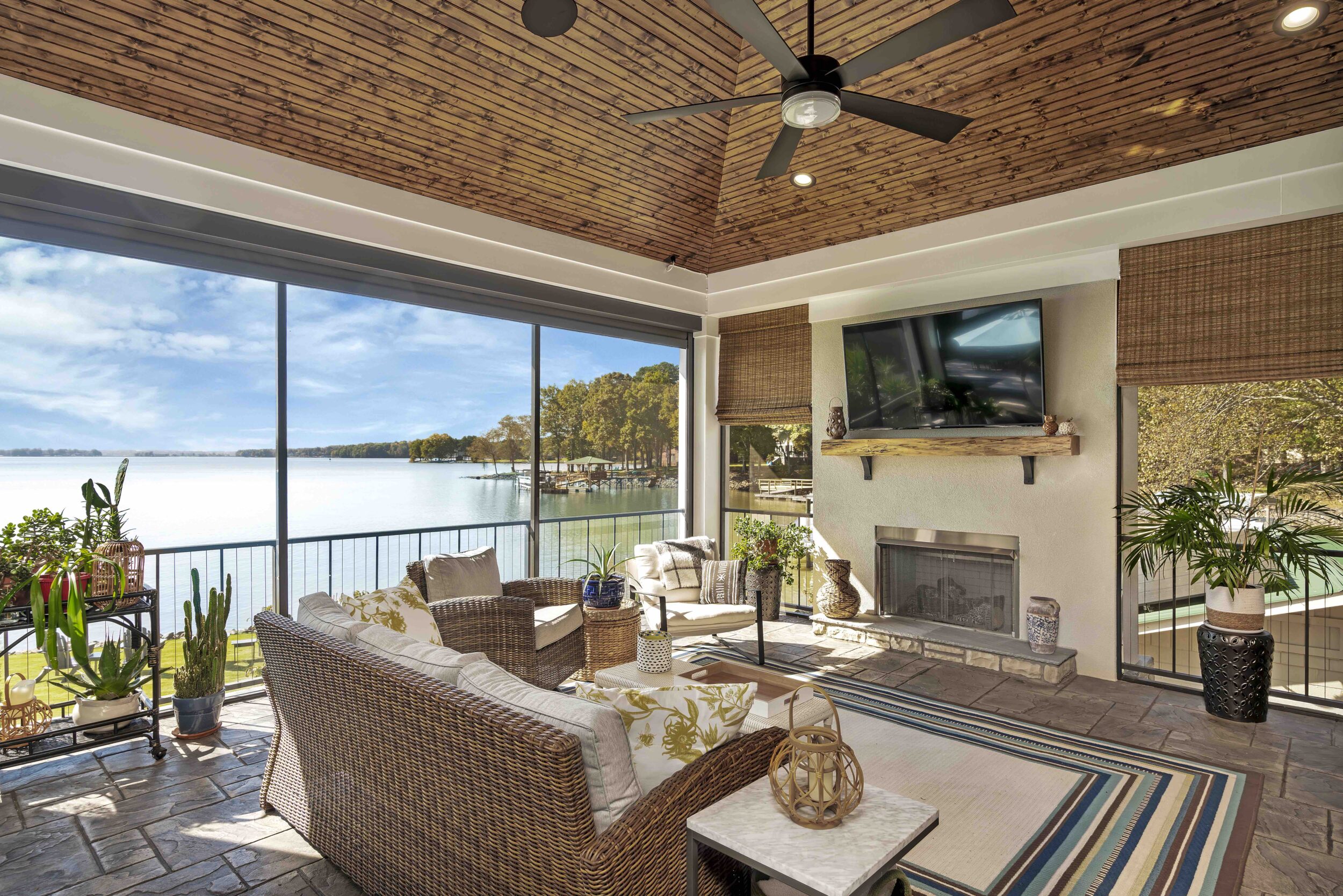 Screened In Porch Lakeview