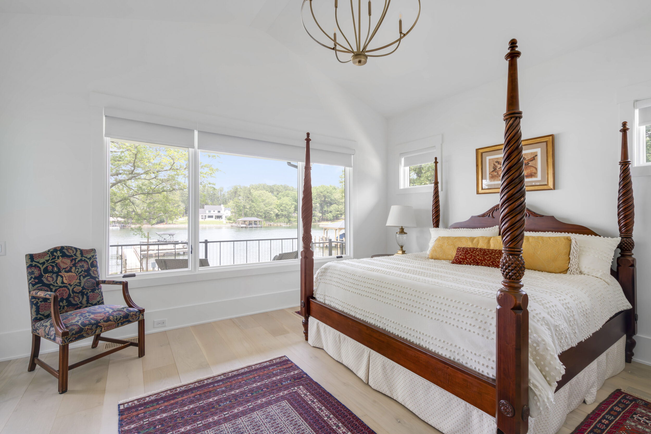 Lakehouse master suite
