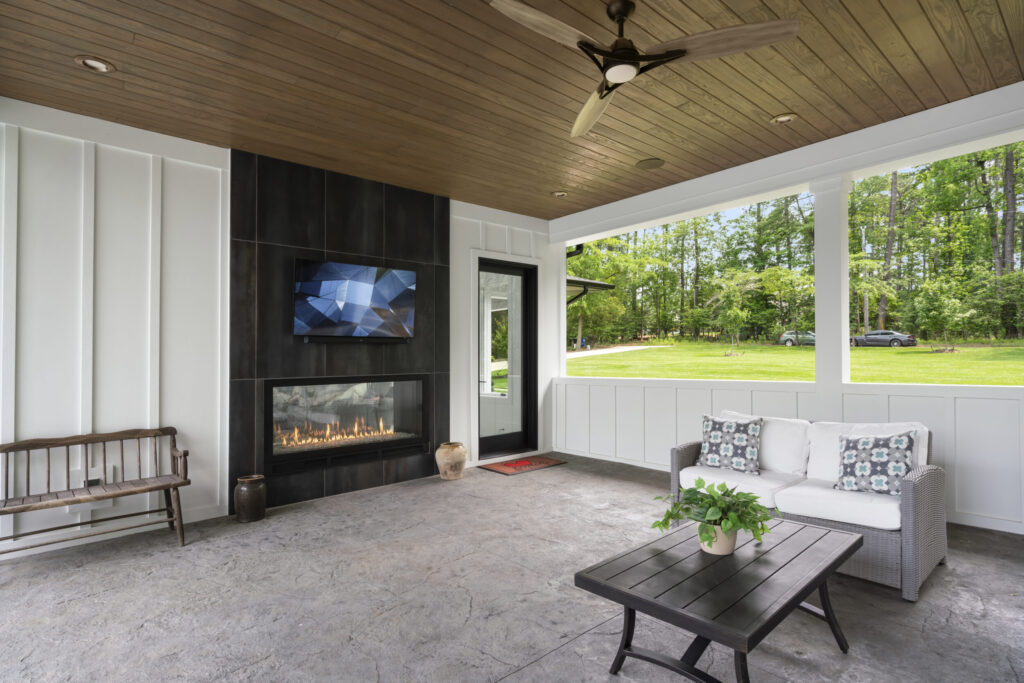 Outdoor fireplace