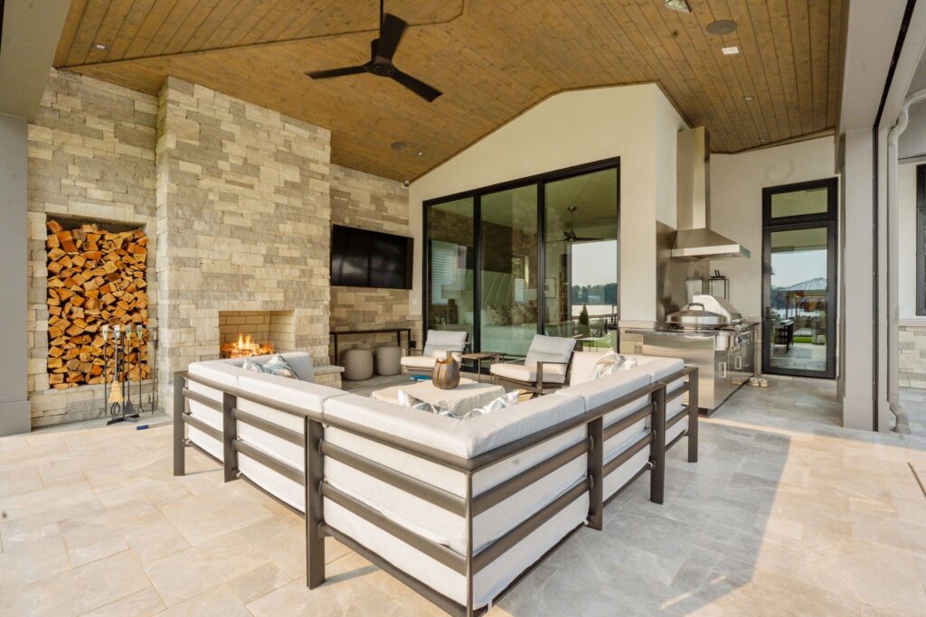 Outdoor Lounge
