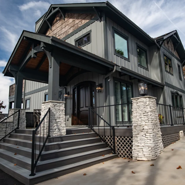 From the shores of Lake Norman to the mountains of the High Country and beyond, one of our specialities at PHD is designing for a view.🌲🏔